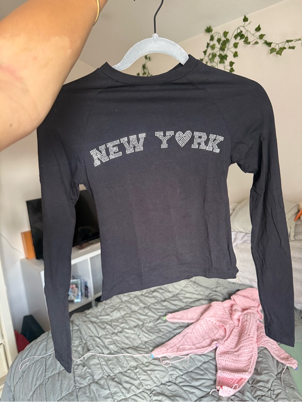 Women’s small Black Long-Sleeve 'New York' Rhinestone Tee